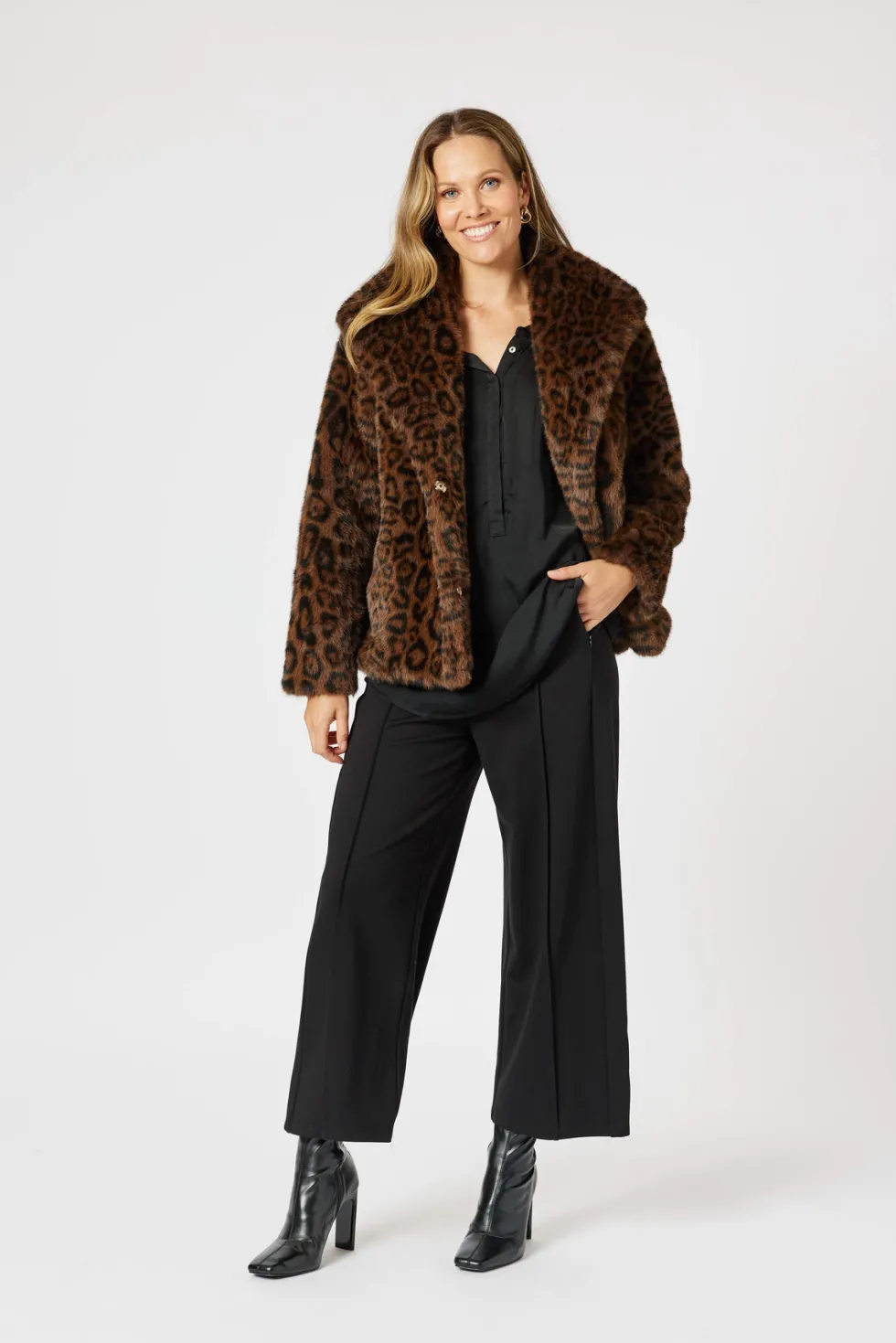 after-dark-faux-fur-jacket-a-XhRoxPjr-3.webp Knitwear|Jackets>Hammock u0026 Vine After Dark Faux Fur Jacket - Animal