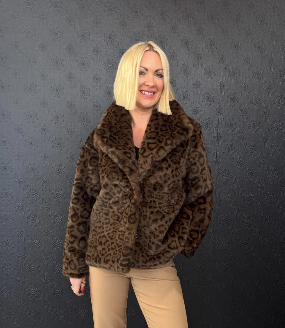 after-dark-faux-fur-jacket-a-XhRoxPjr-4.webp Knitwear|Jackets>Hammock u0026 Vine After Dark Faux Fur Jacket - Animal