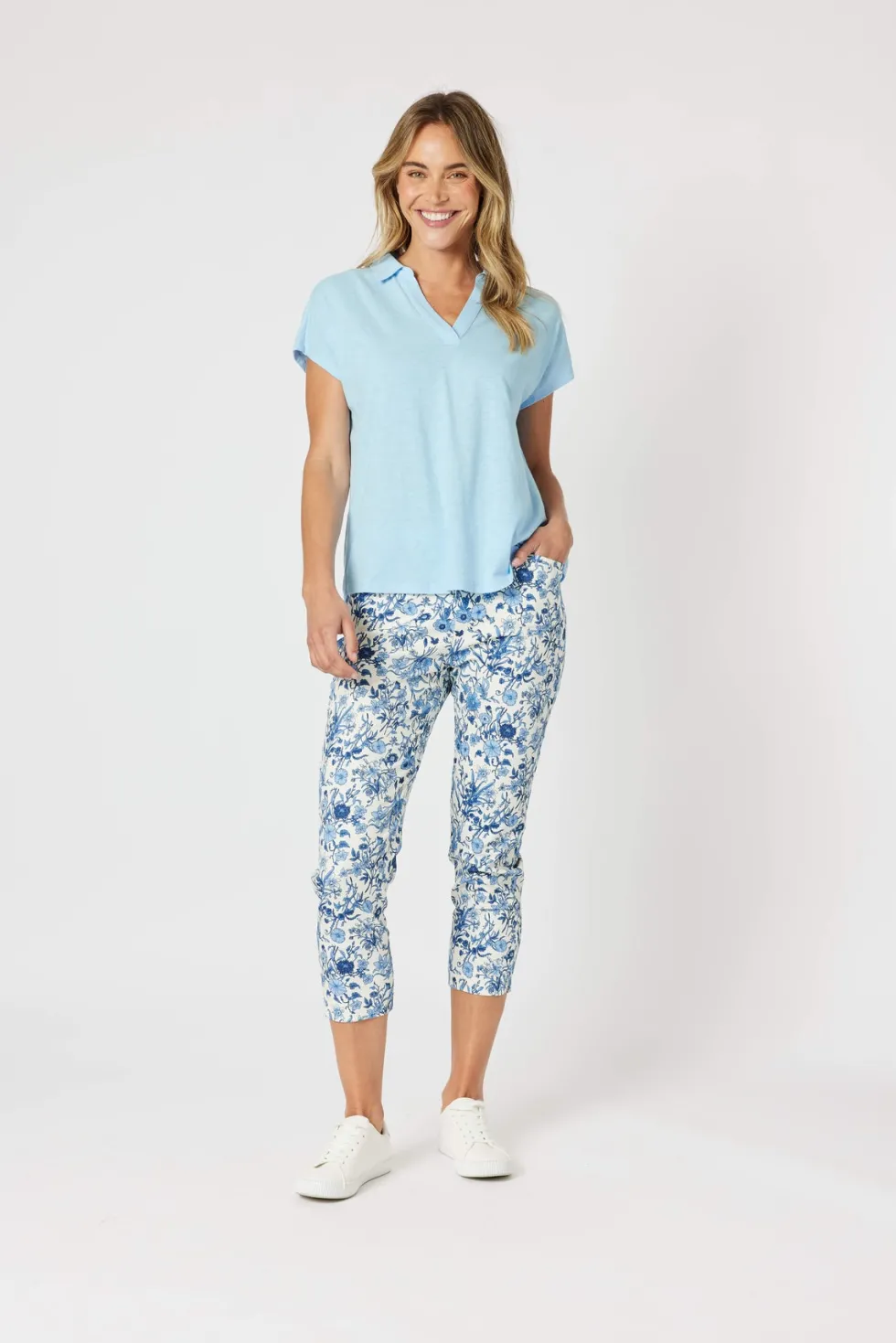 alexandria-floral-print-pant-GgcRjNaO-3.webp Pants Edit|Casual Pants>Gordon Smith Alexandria Floral Print Pant - Blue/White