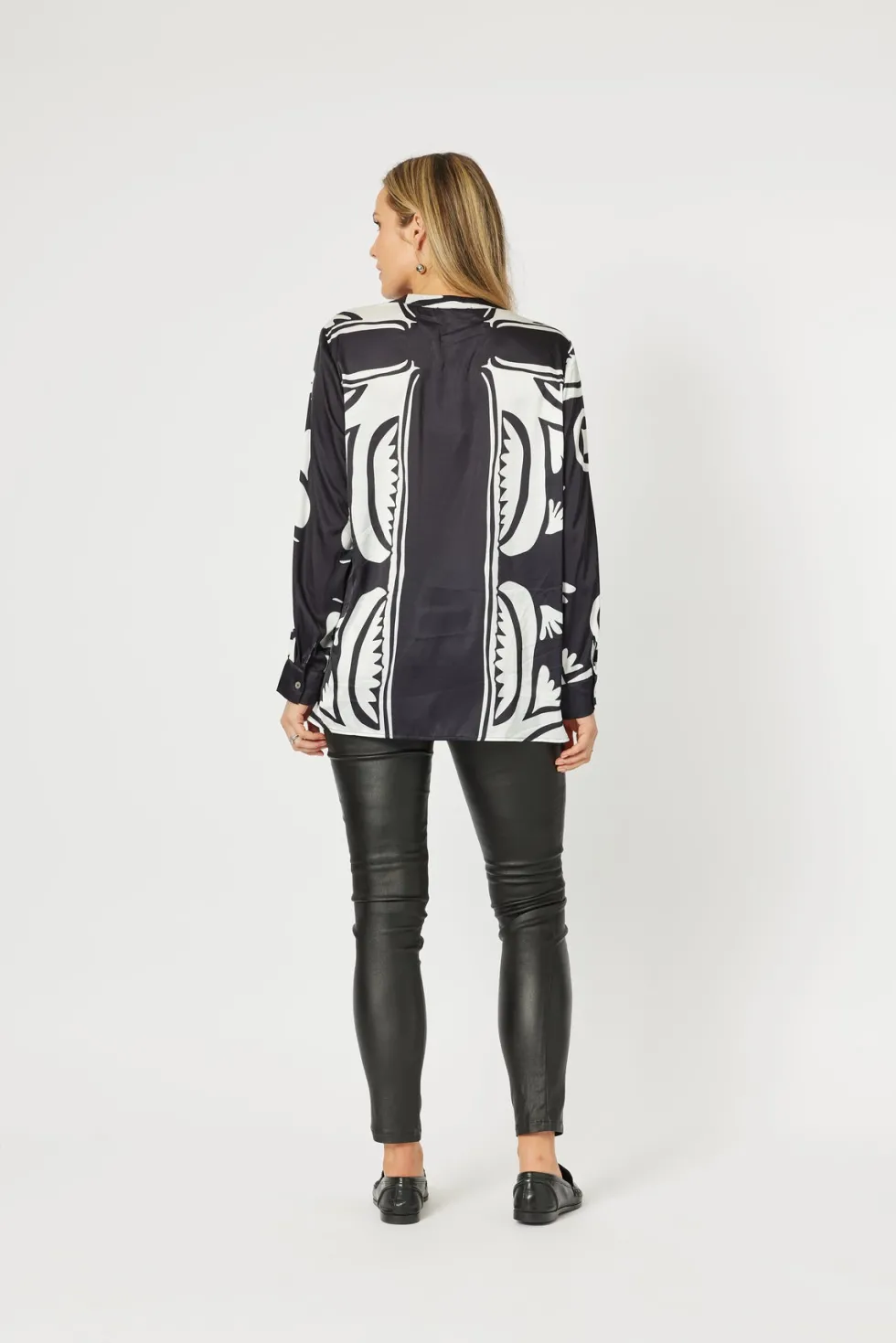 chic-print-top-size-1012-NlZPURTf-1.webp Tops|Tops>Hammock u0026 Vine Chic Print Top Size 10/12