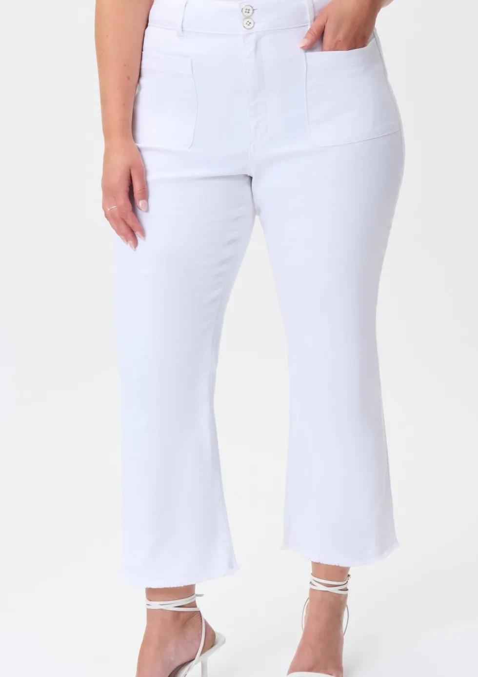 cropped-flare-jean-white-232-cLYZfGmJ-0.webp Lucky Lasts>Joseph Ribkoff Cropped Flare Jean - White 232936 Size 6