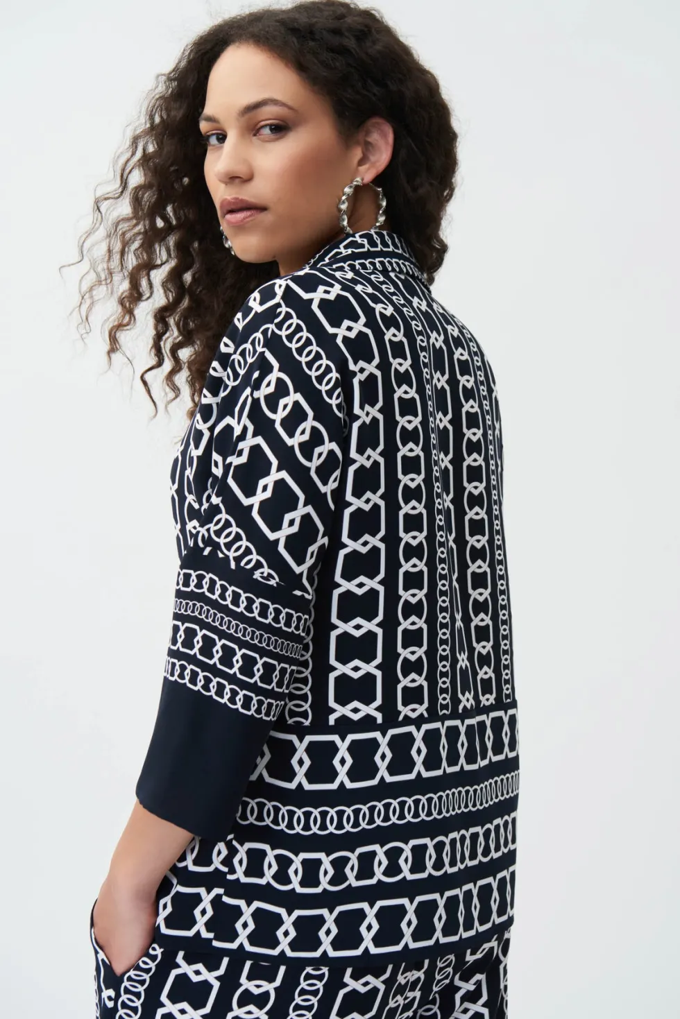 hamptons-chain-reaction-shirt-qPjBihDz-3.webp Tops|Tops>Joseph Ribkoff Hamptons Chain Reaction Shirt - Midnight 231215