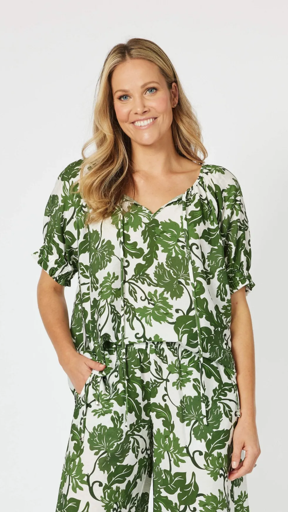 ivy-top-green-NIJpopbI-0.webp Tops|Tops>Hammock u0026 Vine Ivy Top - Green