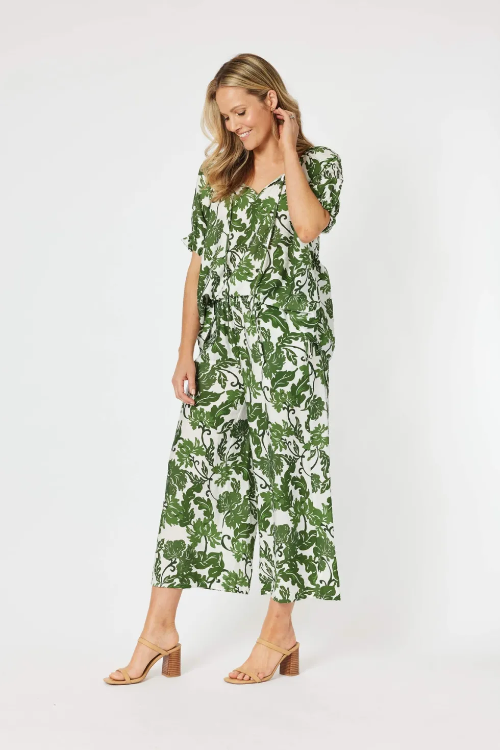 ivy-top-green-NIJpopbI-2.webp Tops|Tops>Hammock u0026 Vine Ivy Top - Green