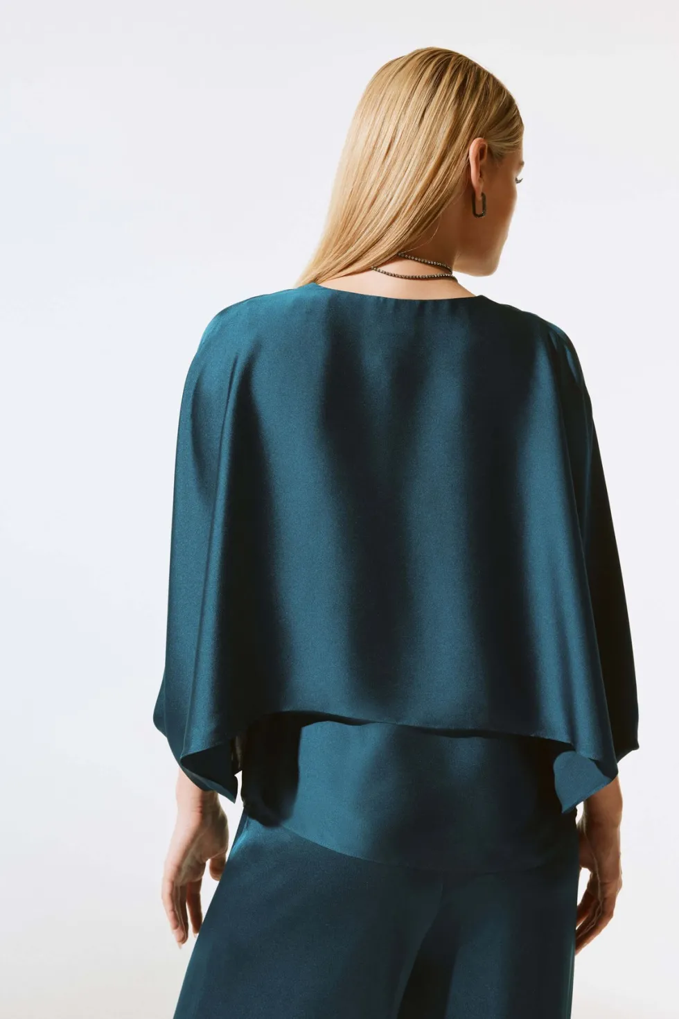 liberty-satin-v-neck-top-24379-BmaJIyKx-2.webp Blouses|Joseph Ribkoff>Joseph Ribkoff Liberty Satin V Neck Top 243790