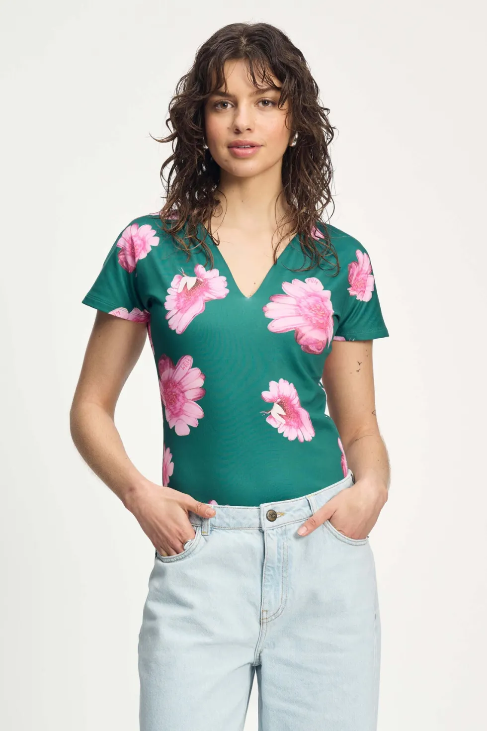 maddi-meadow-bodysuit-flower-Iiqxrppx-0.webp Tees|POM Amsterdam>POM Amsterdam Maddi Meadow Bodysuit - Flower Green