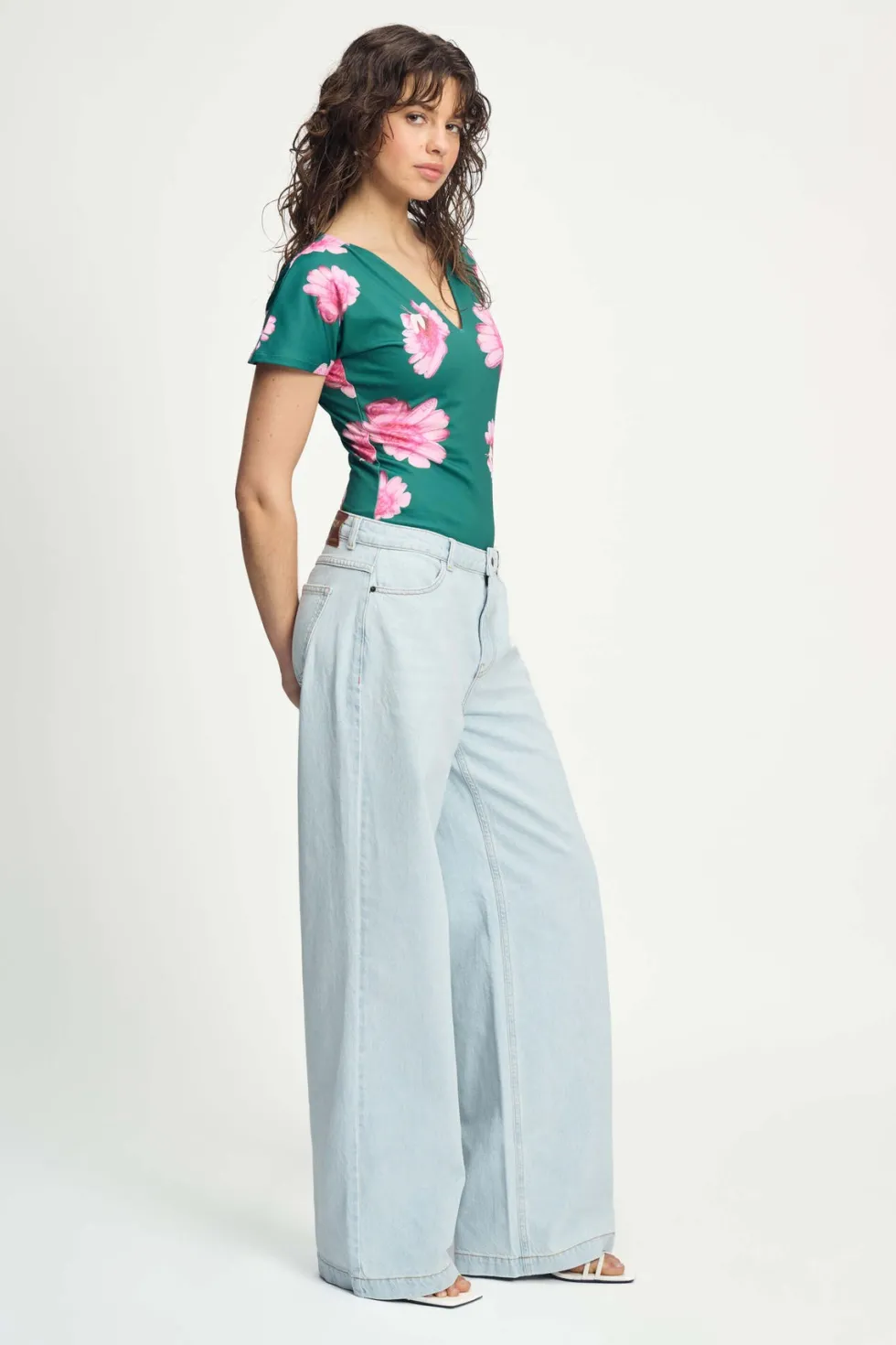 maddi-meadow-bodysuit-flower-Iiqxrppx-3.webp Tees|POM Amsterdam>POM Amsterdam Maddi Meadow Bodysuit - Flower Green