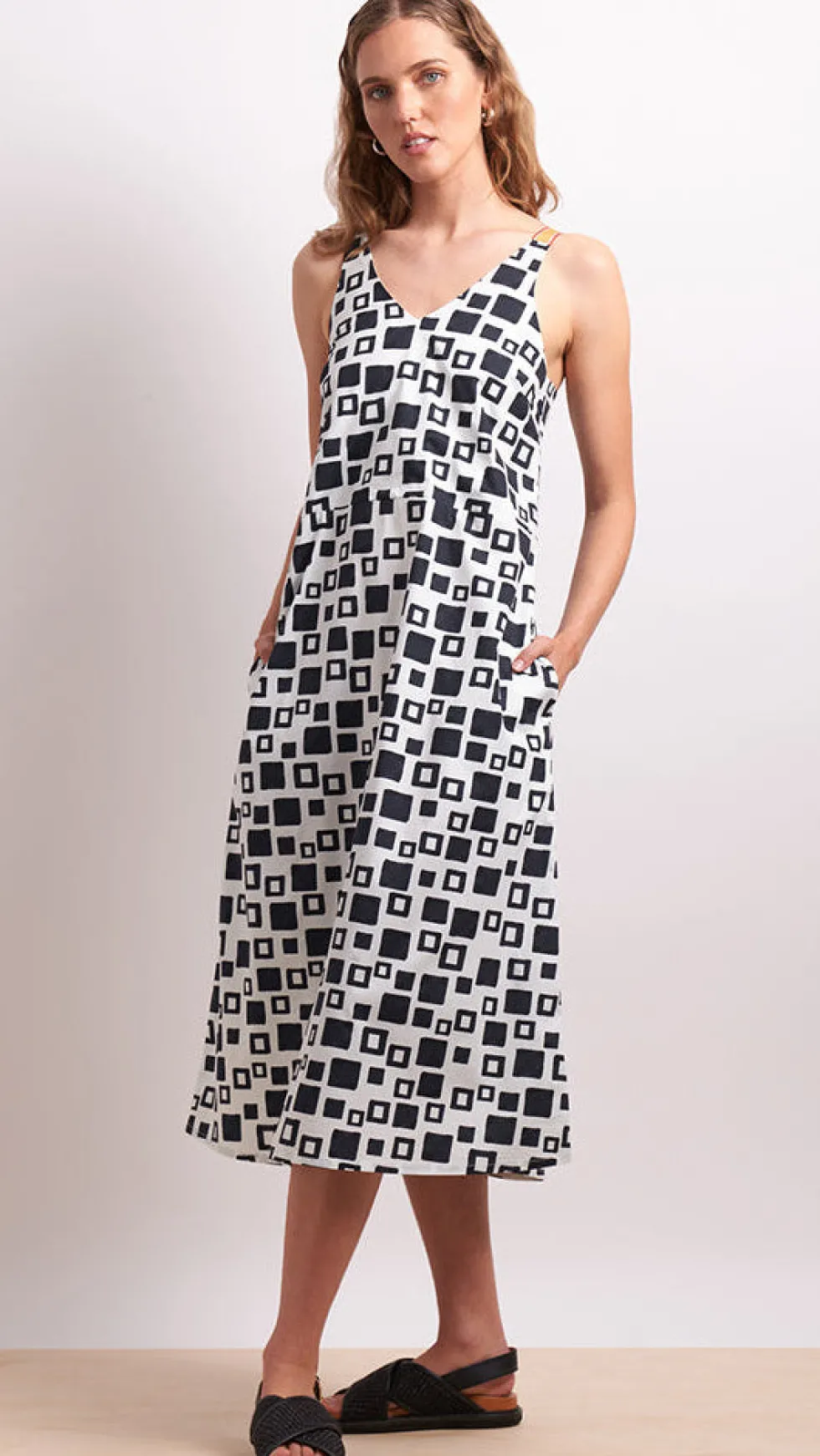 on-the-pull-dress-kMSZUase-0.webp Midi Dresses|Neris>Neris On The Pull Dress