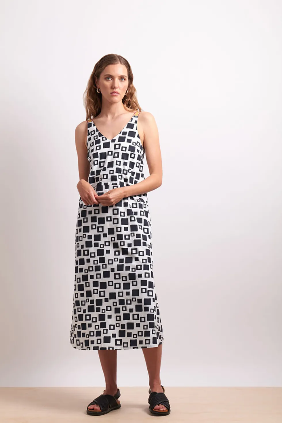 on-the-pull-dress-kMSZUase-2.webp Midi Dresses|Neris>Neris On The Pull Dress