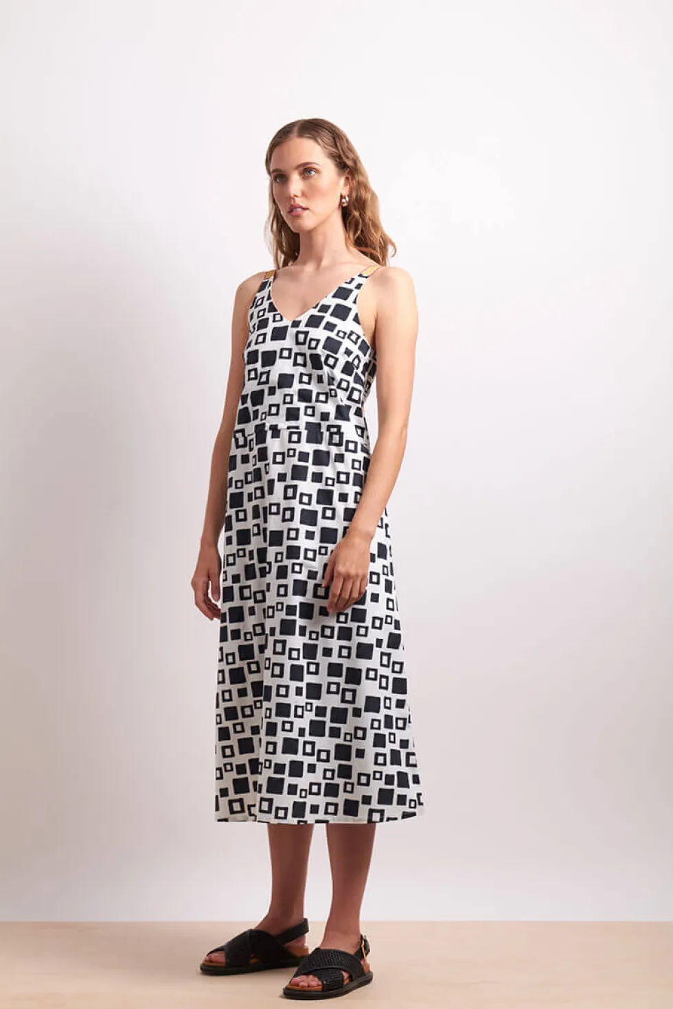 on-the-pull-dress-kMSZUase-3.webp Midi Dresses|Neris>Neris On The Pull Dress