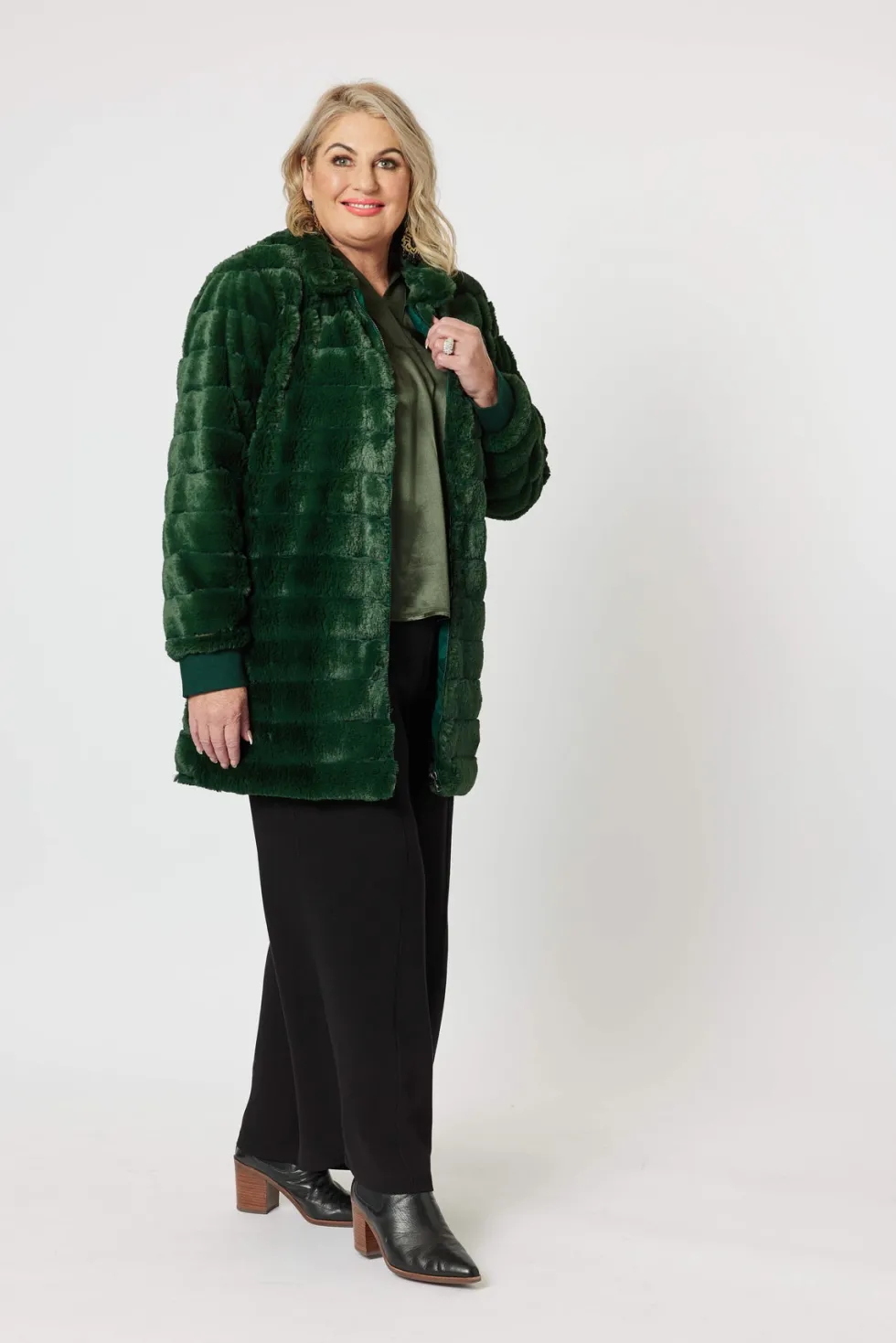 princess-jacket-moss-greenbl-TLXDzape-2.webp Jackets|Hammock & Vine>Hammock u0026 Vine Princess Jacket - Moss Green/Black