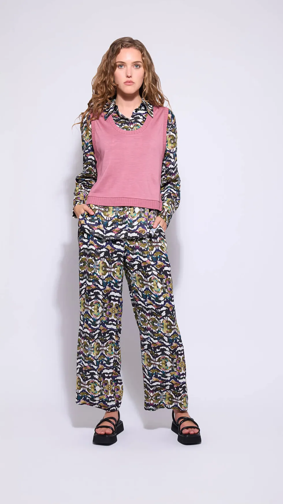 sloane-pant-kaleidscope-qbrxggen-0.webp Pants Edit|Neris>Neris Sloane Pant - Kaleidscope