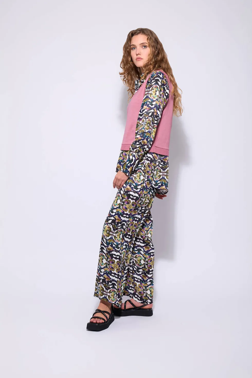 sloane-pant-kaleidscope-qbrxggen-2.webp Pants Edit|Neris>Neris Sloane Pant - Kaleidscope