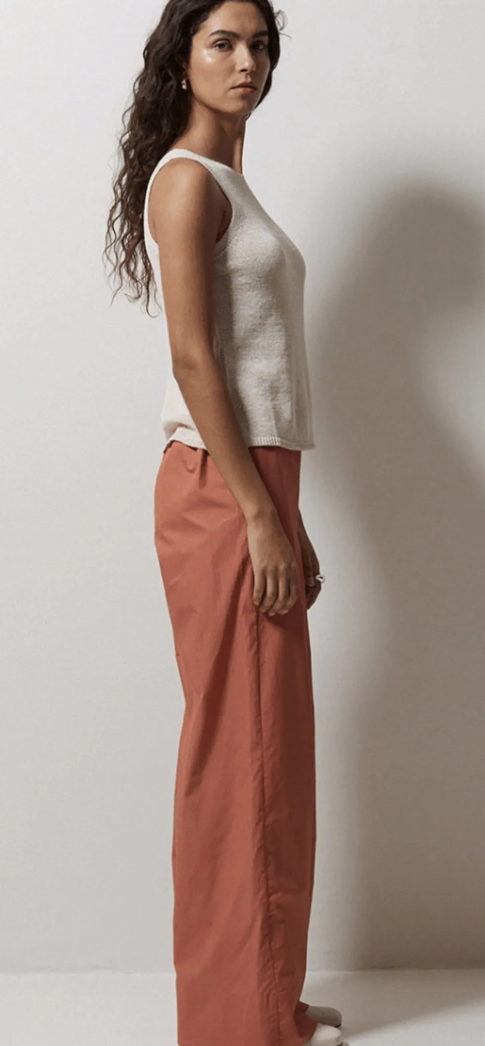 terracotta-poplin-wide-leg-pan-owbfAfLj-2.webp Pants Edit|Yerse>Yerse Terracotta Poplin Wide leg Pant
